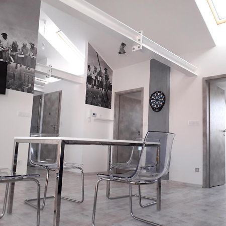 סגד 8X8 Tetoter Apartman מראה חיצוני תמונה